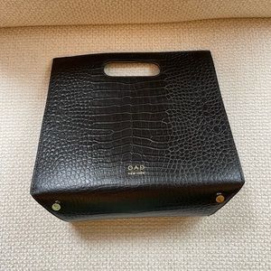 NWOT OAD NEW YORK BLACK LEATHER ALLIGATOR CLUTCH